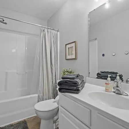 Peaceful, Townhome In Hope Valley Farms Durham Exterior photo