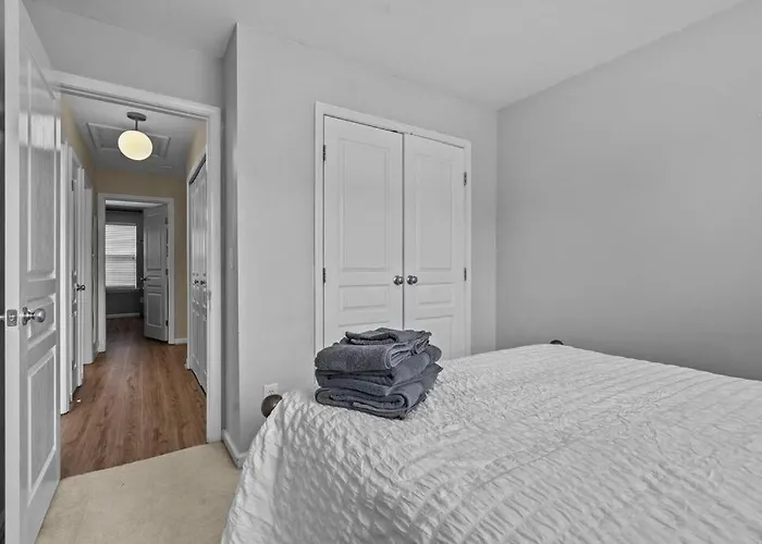 Peaceful, Townhome In Hope Valley Farms