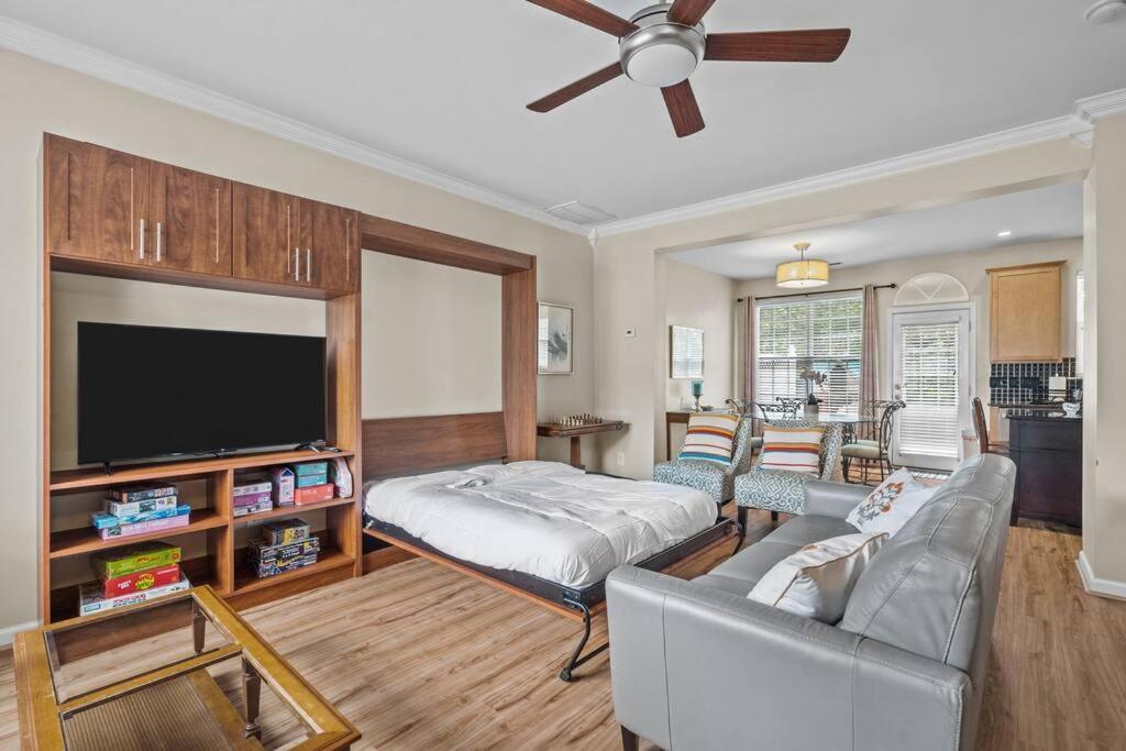 Peaceful, Townhome In Hope Valley Farms Apartment Durham