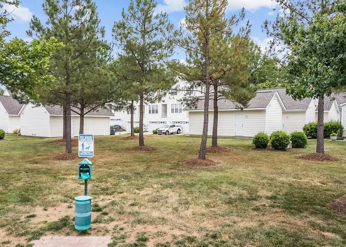 Peaceful, Townhome In Hope Valley Farms