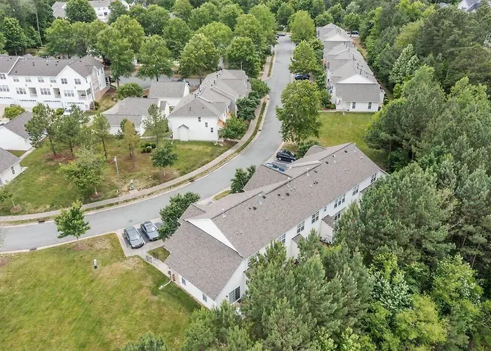 Peaceful, Townhome In Hope Valley Farms