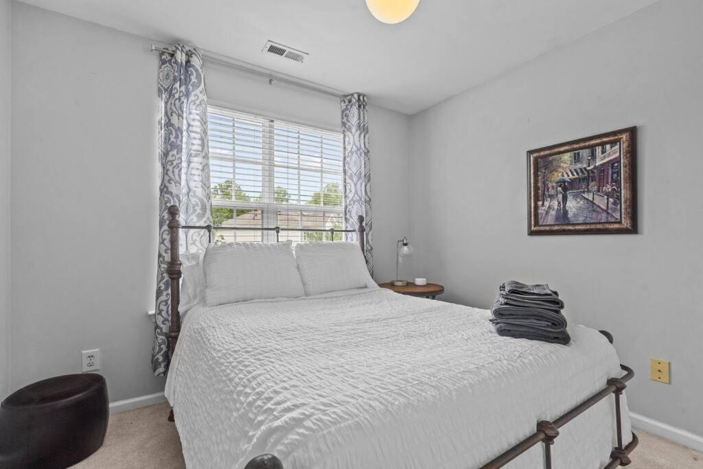 Peaceful, Townhome In Hope Valley Farms
