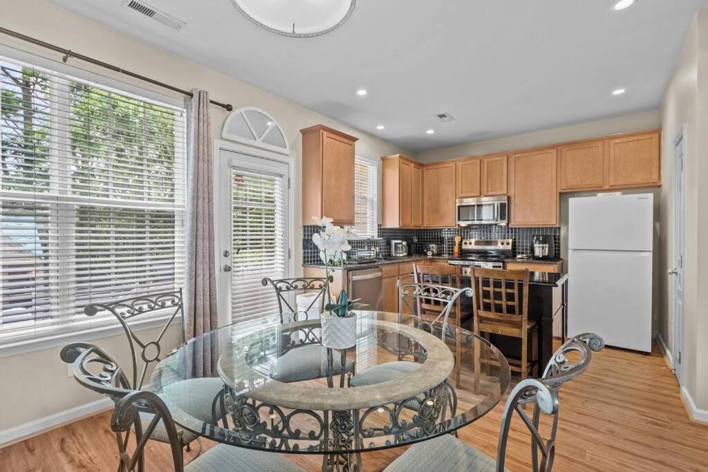 Peaceful, Townhome In Hope Valley Farms Appartement Durham