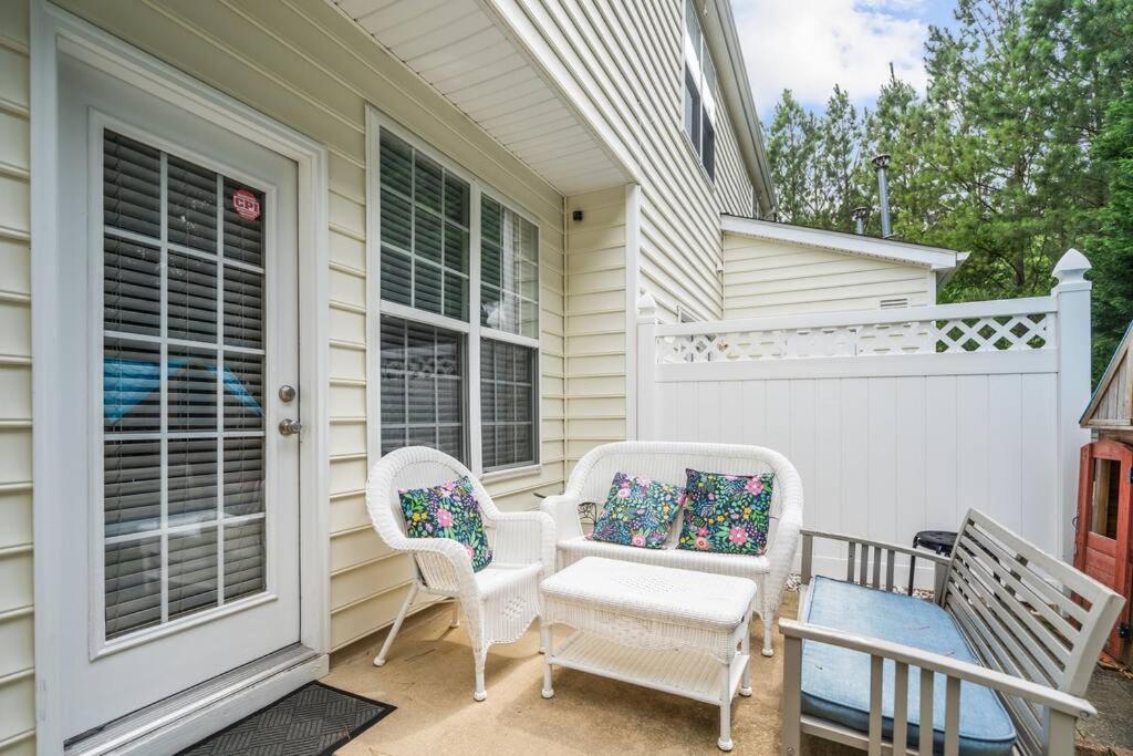 Peaceful, Townhome In Hope Valley Farms *