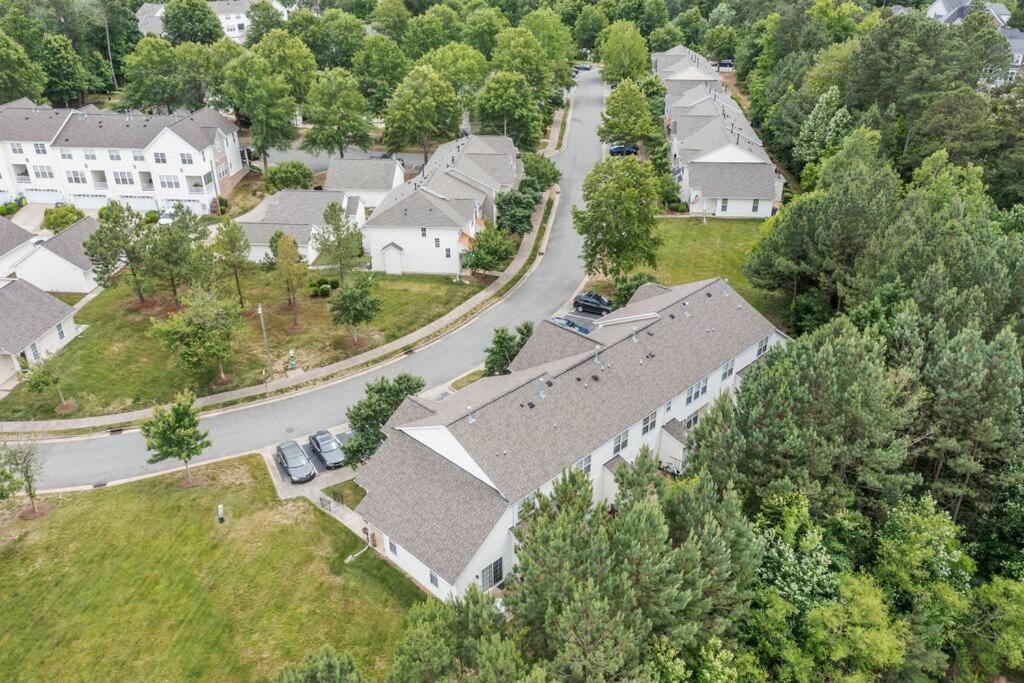 Peaceful, Townhome In Hope Valley Farms Appartement Durham