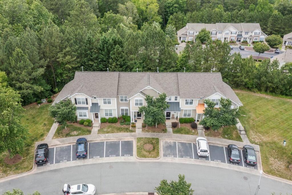 Peaceful, Townhome In Hope Valley Farms *