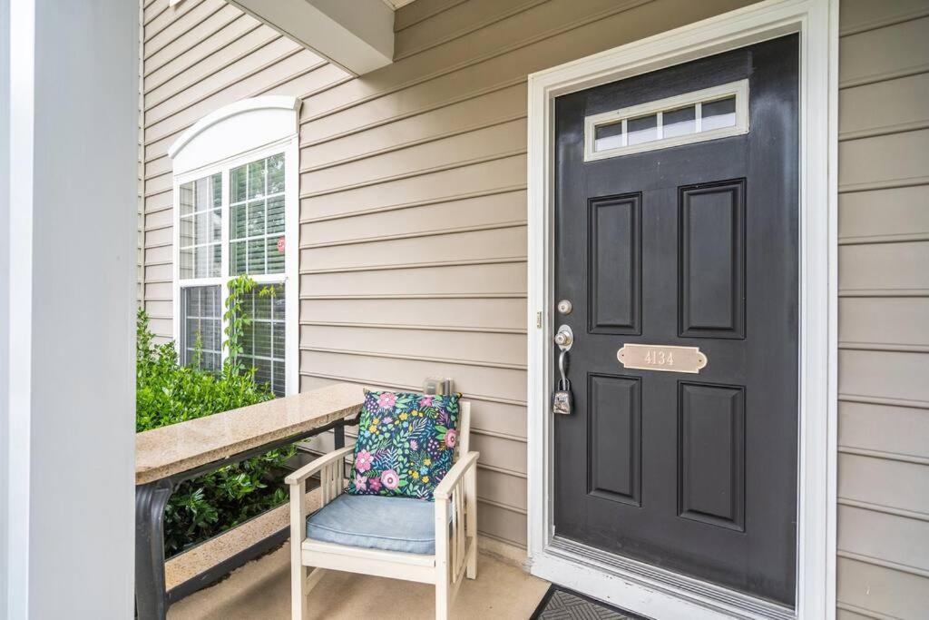 Peaceful, Townhome In Hope Valley Farms Appartement