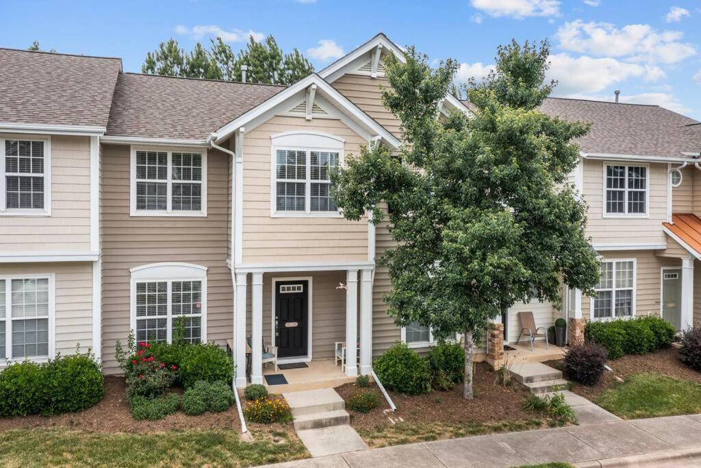 Peaceful, Townhome In Hope Valley Farms * Durham